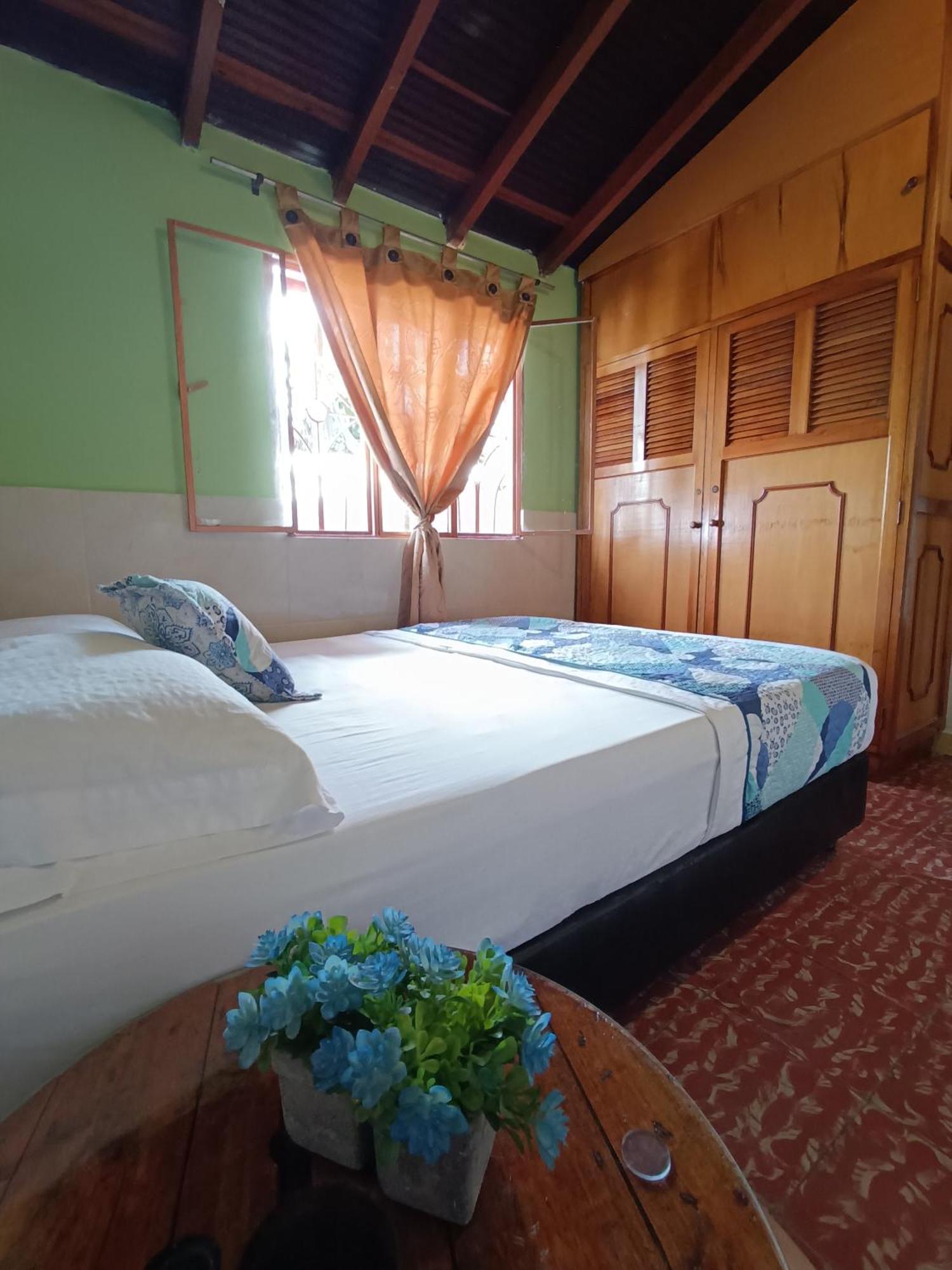 Adventure Hostel Сан-Хиль Экстерьер фото