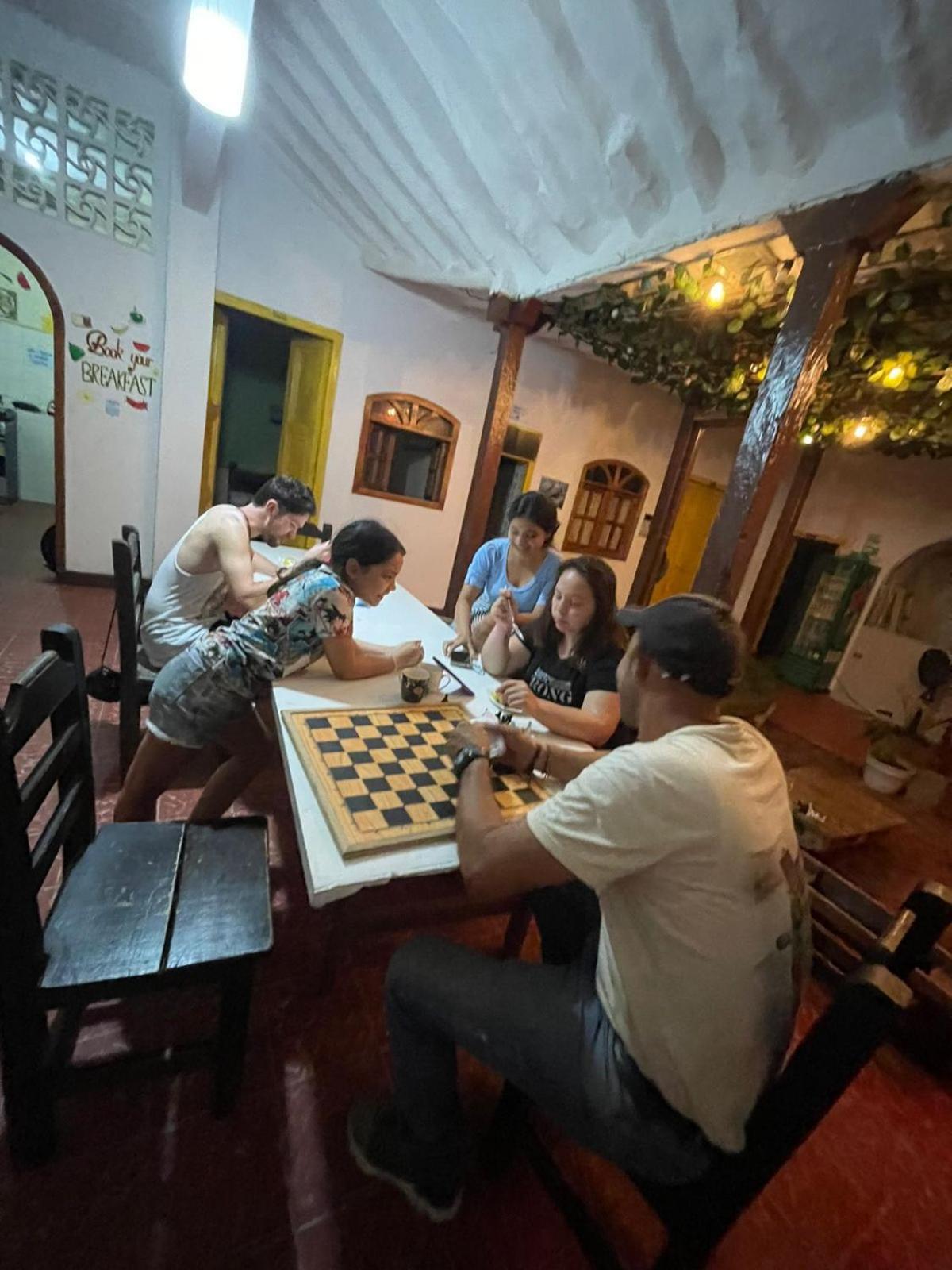 Adventure Hostel Сан-Хиль Экстерьер фото