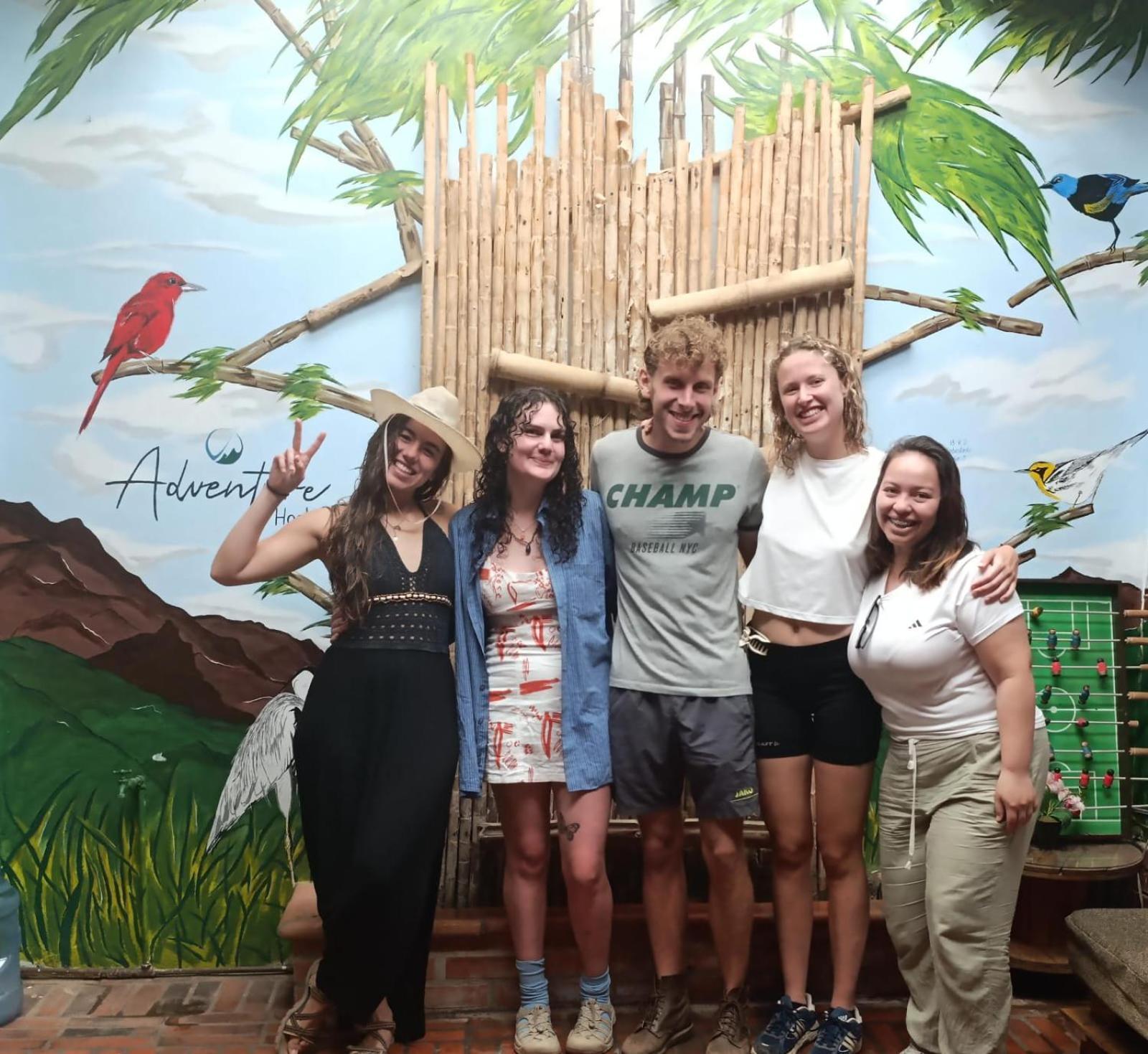Adventure Hostel Сан-Хиль Экстерьер фото