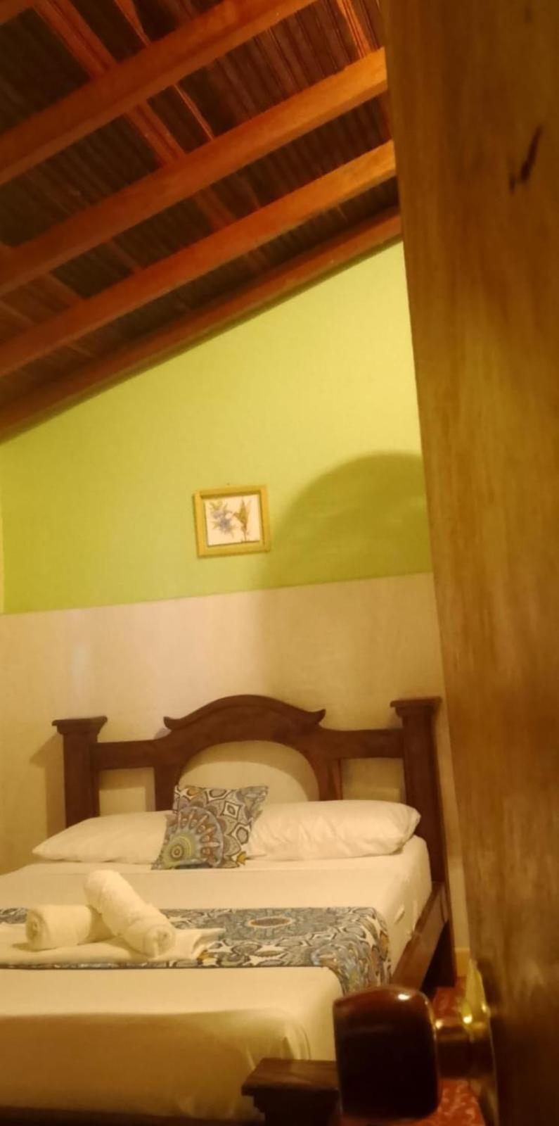 Adventure Hostel Сан-Хиль Экстерьер фото