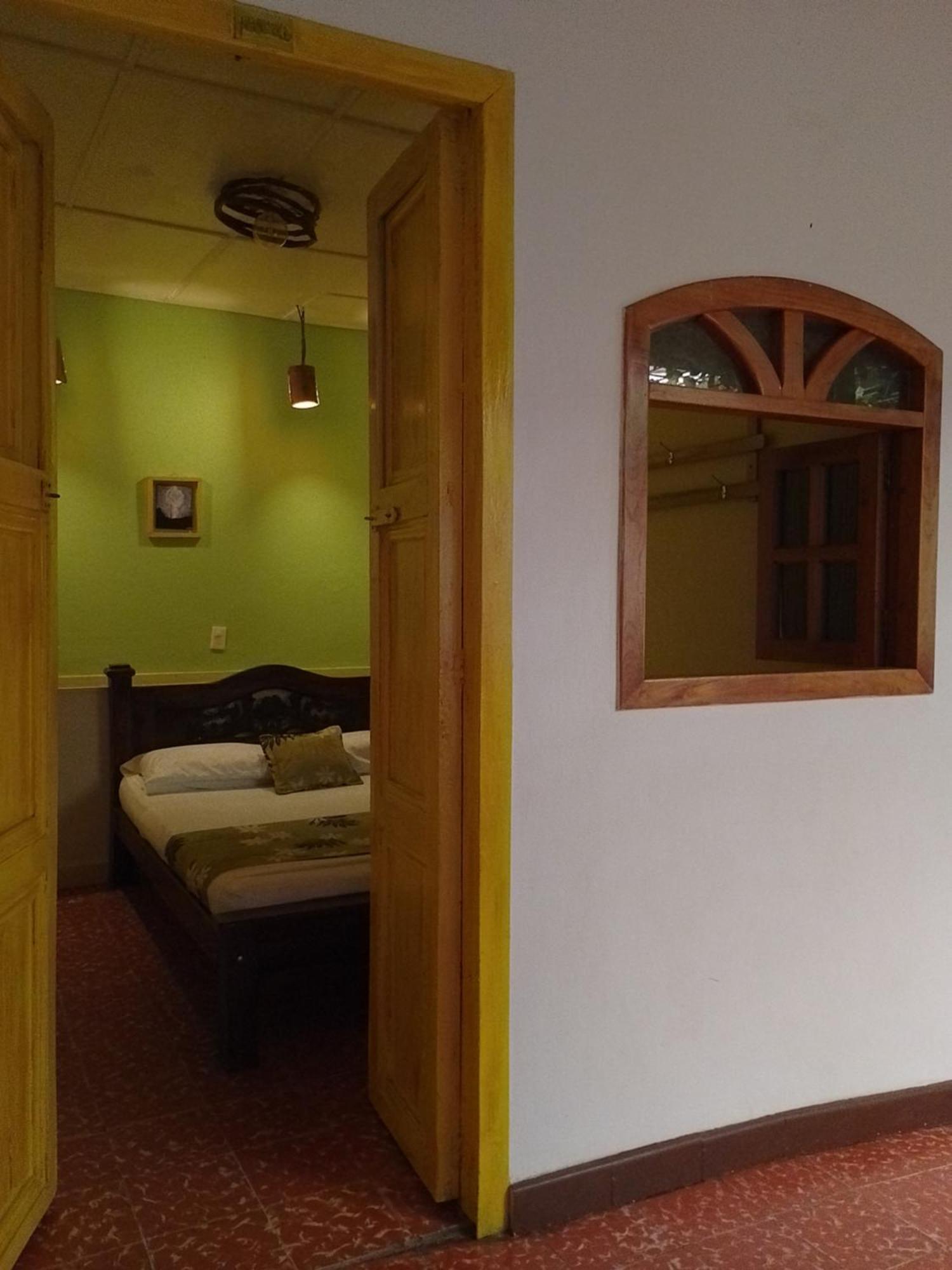 Adventure Hostel Сан-Хиль Экстерьер фото